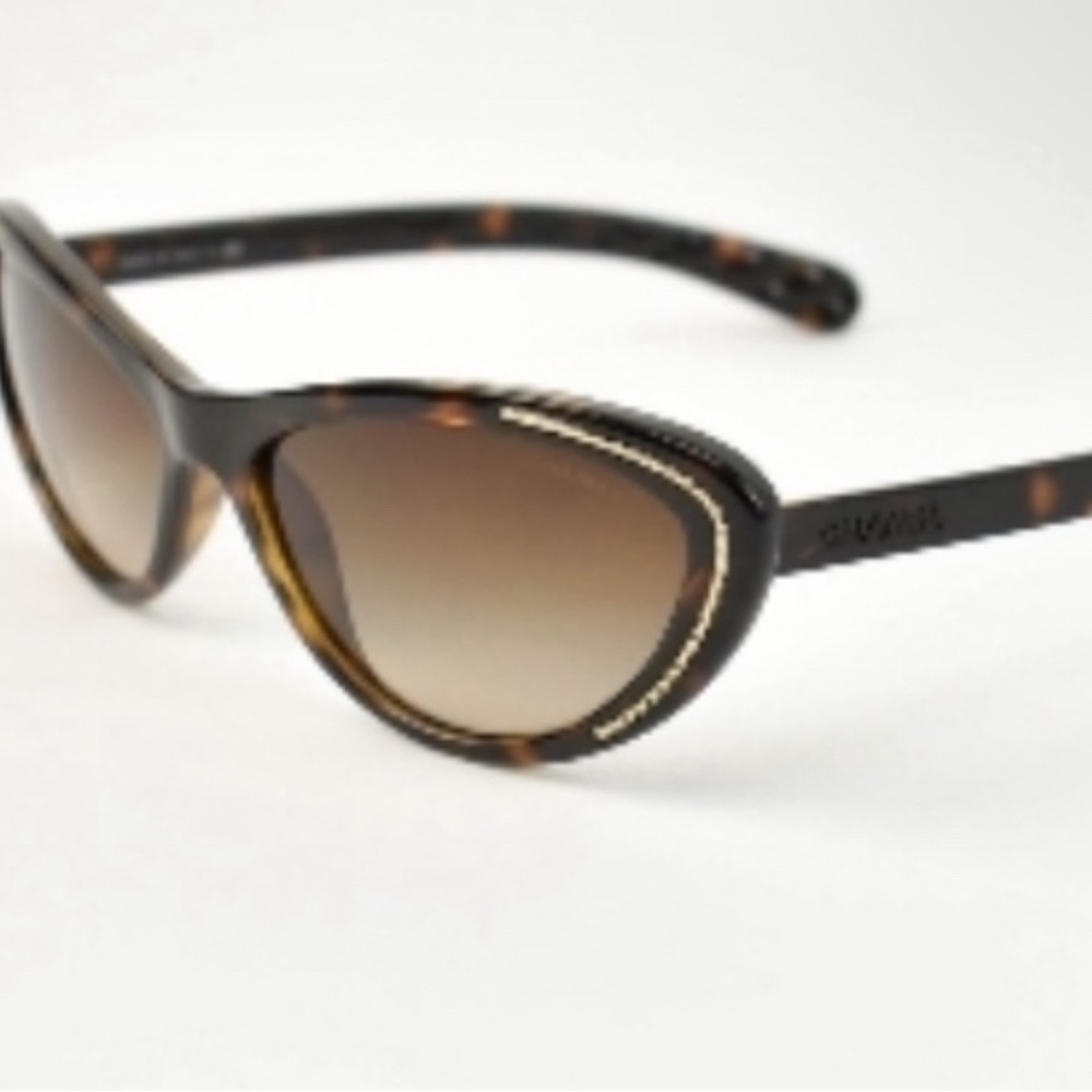 Chic Tortoise Shell Sunglasses